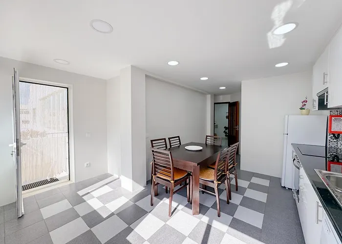 Urban Retreat With Easy Beach Access #1892