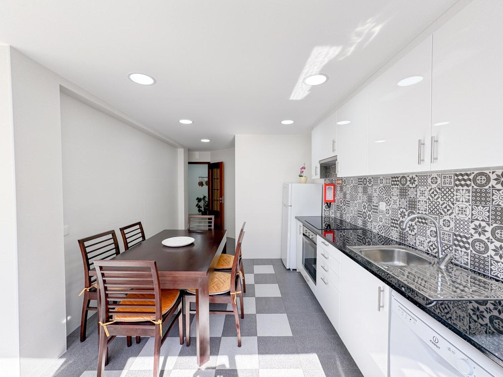 Apartment Urban Retreat With Easy Access #1892