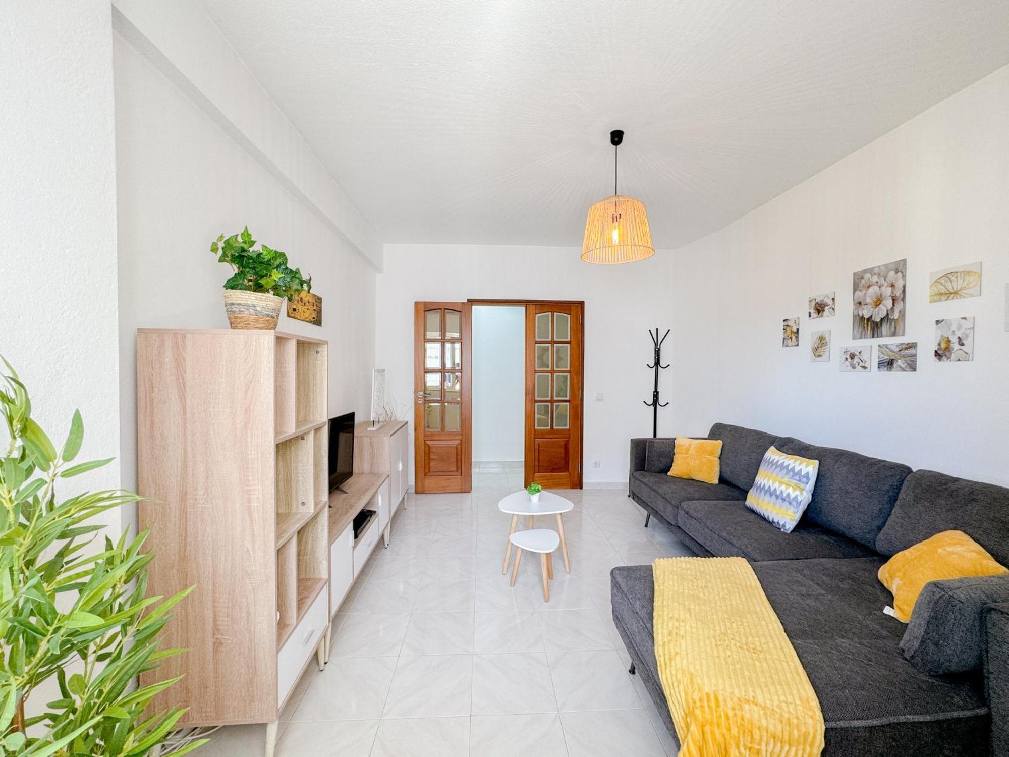 Apartment Urban Retreat With Easy Access #1892 Lagos